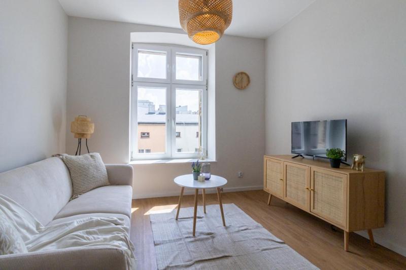 Jasny Apartament W Centrum Miasta 2 Лодзь Экстерьер фото